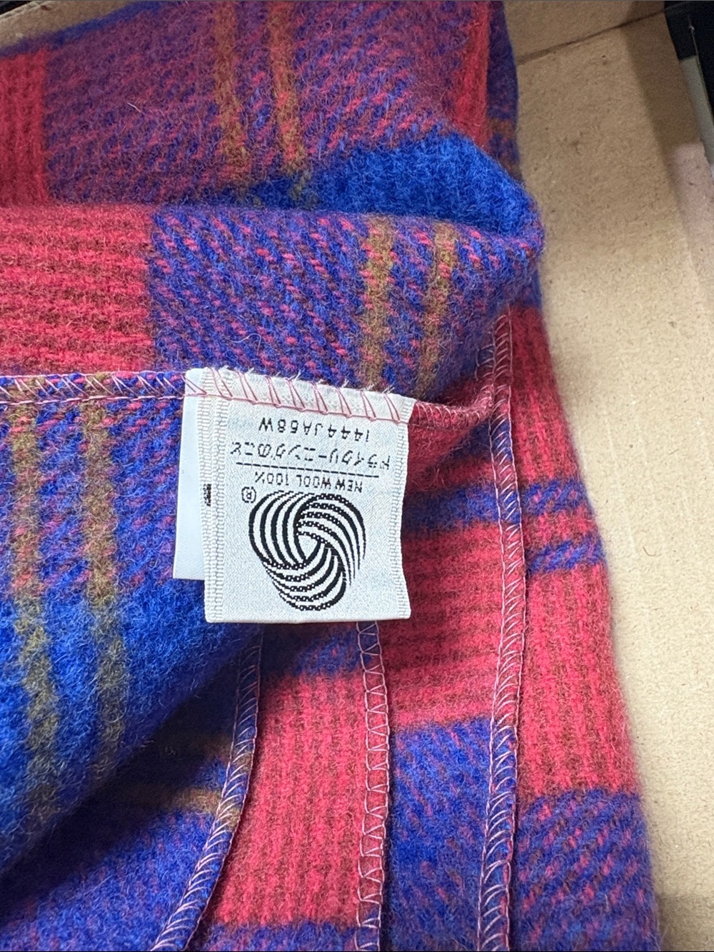 New *CELINE *Vintage Plaid Wool 100% Scarf in Red & Blue with Embroidered Logo - Picture 4 of 10
